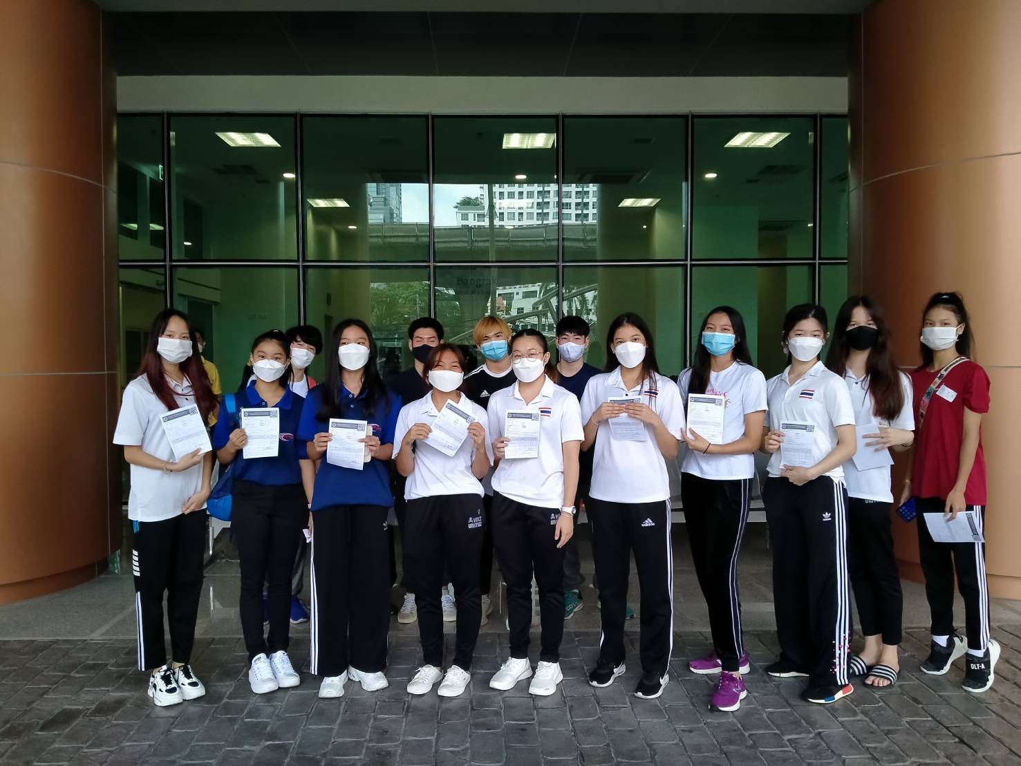นักกีฬายิมนาสติกทีมชาติไทยและเยาวชนทีมชาติ ที่มีอายุไม่เกิน 18 ปี เข้ารับการฉีดวัคซีนไฟเซอร์ (Pfizer)